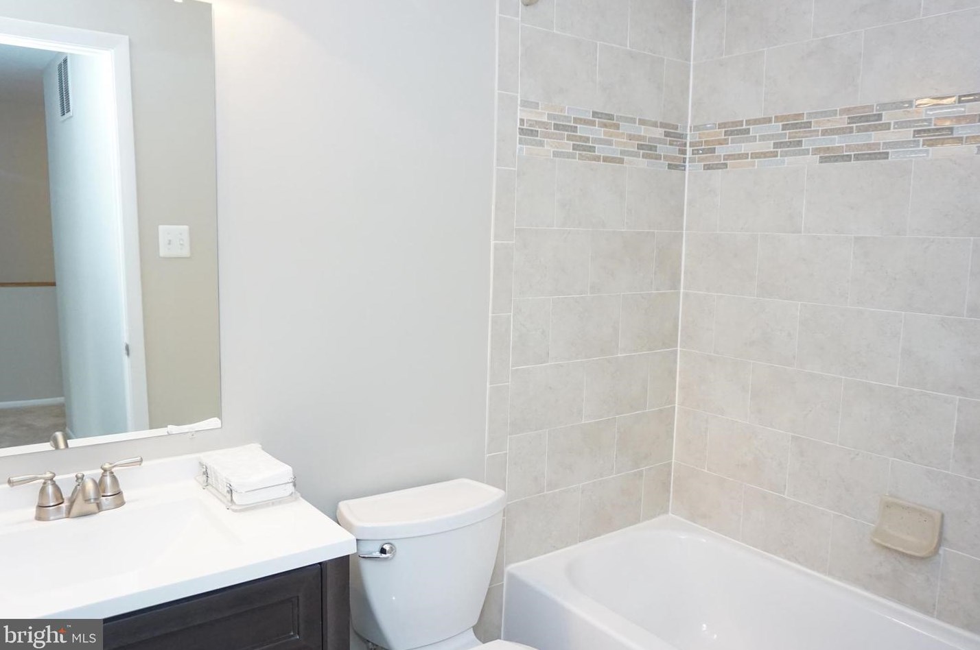 11916 New Country Ln, Columbia MD 21044-4405 exterior