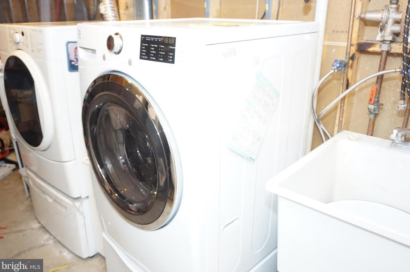 11916 New Country Ln, Columbia MD 21044-4405 exterior