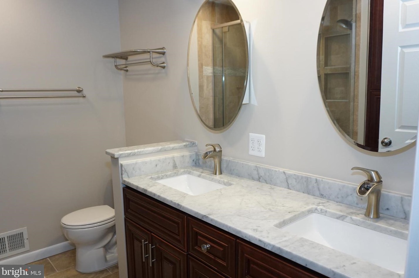 11916 New Country Ln, Columbia MD 21044-4405 exterior