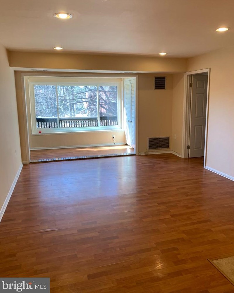 5236 W Running Brook Rd Apt 301, Columbia, MD 21044
