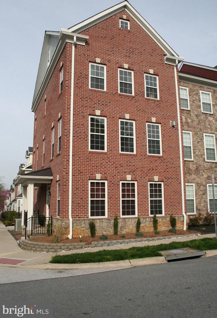 6028 Talbot Dr, Ellicott MD  21043-7186 exterior