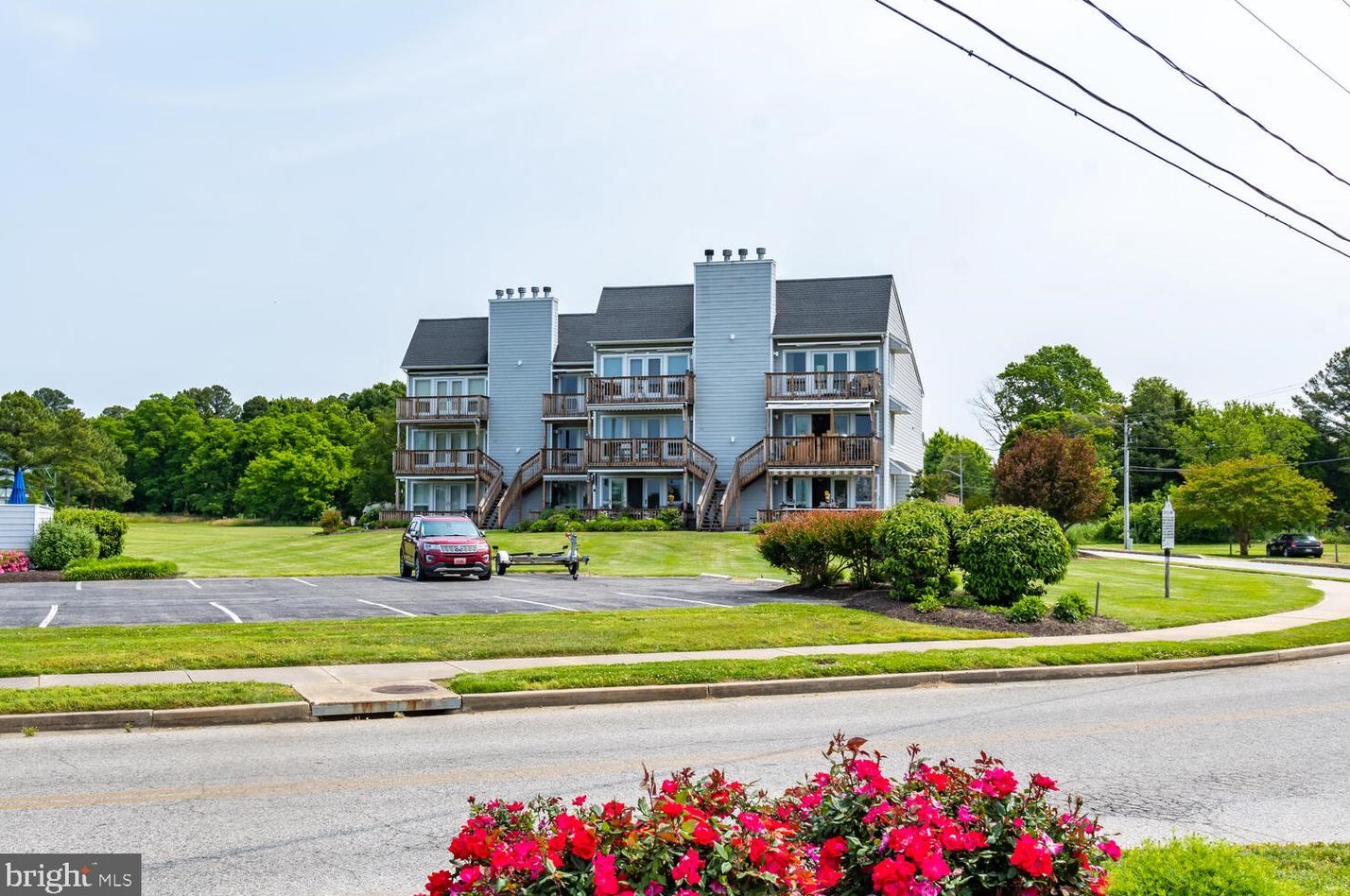 21090 W Sharp St #112, Rock Hall, MD 21661