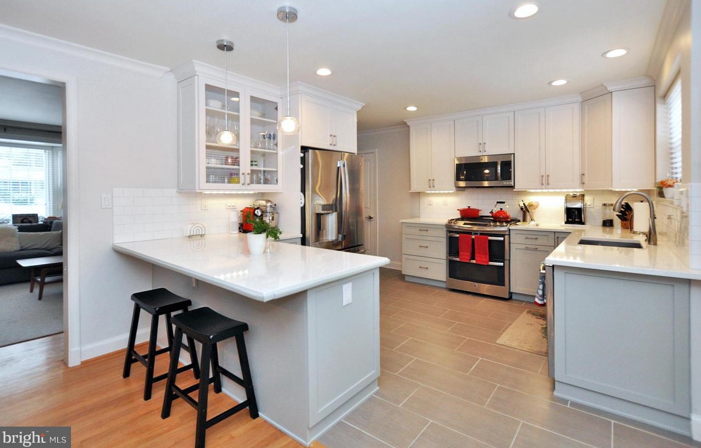 5806 Osceola Rd, Bethesda MD  20816-2033 exterior