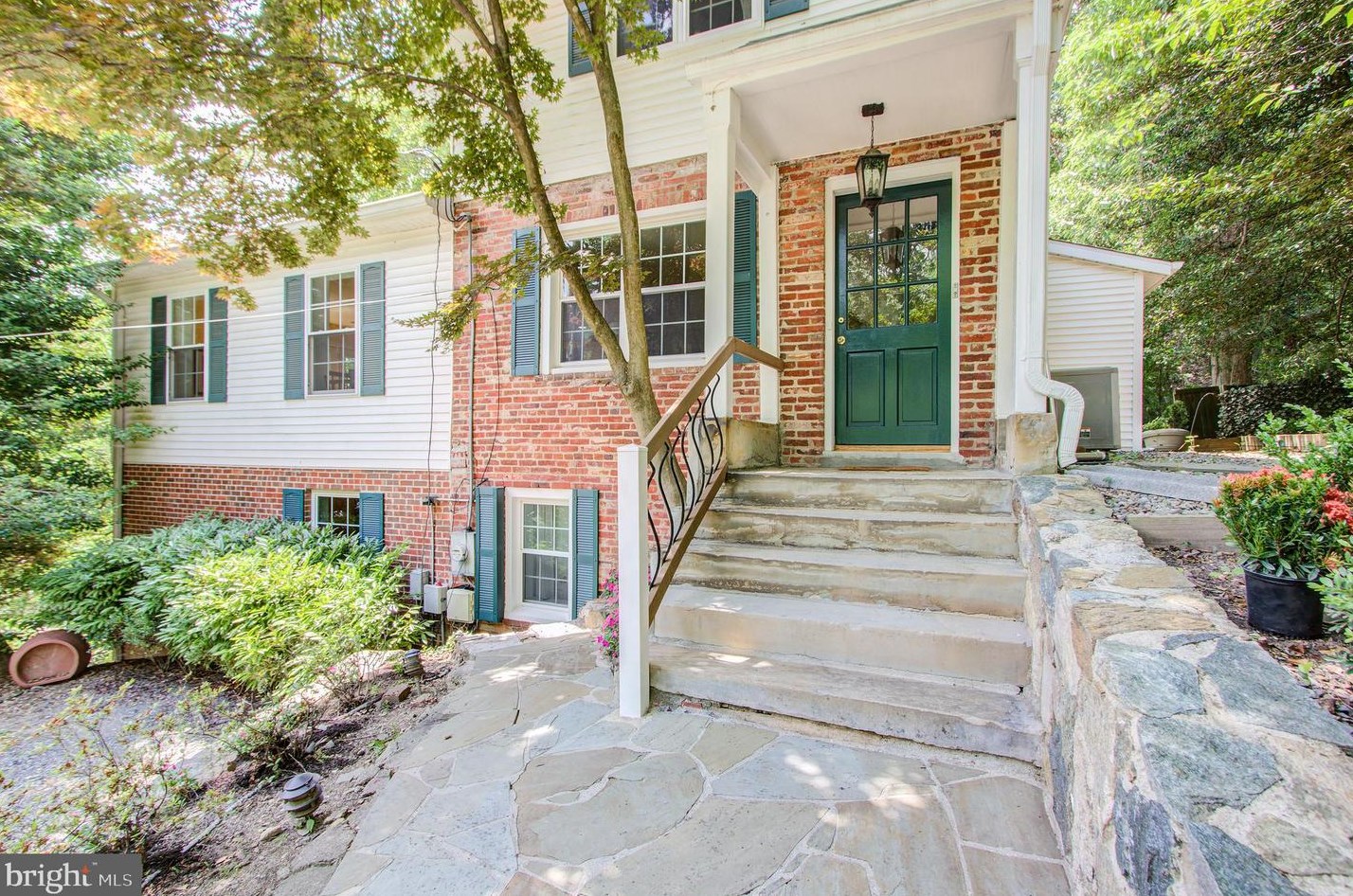 6205 Windward Pl, Bethesda, MD 20816-3227