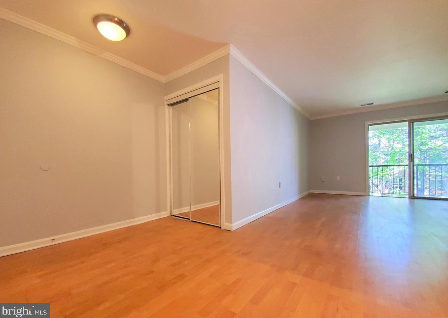 18308 Streamside Dr Apt 303, Gaithersburg, MD 20879