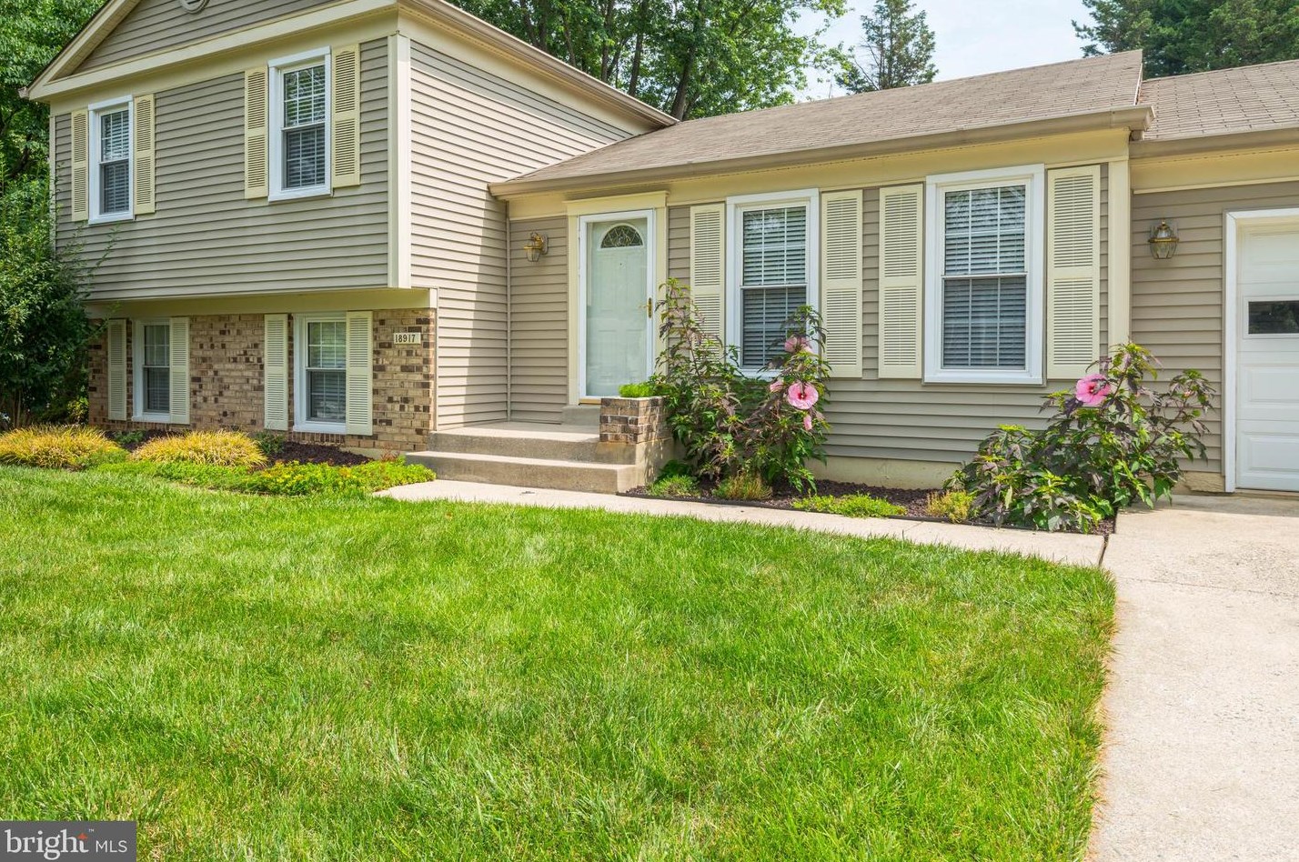 18917 Blue Heron Ln, Gaithersburg, MD 20879-1771
