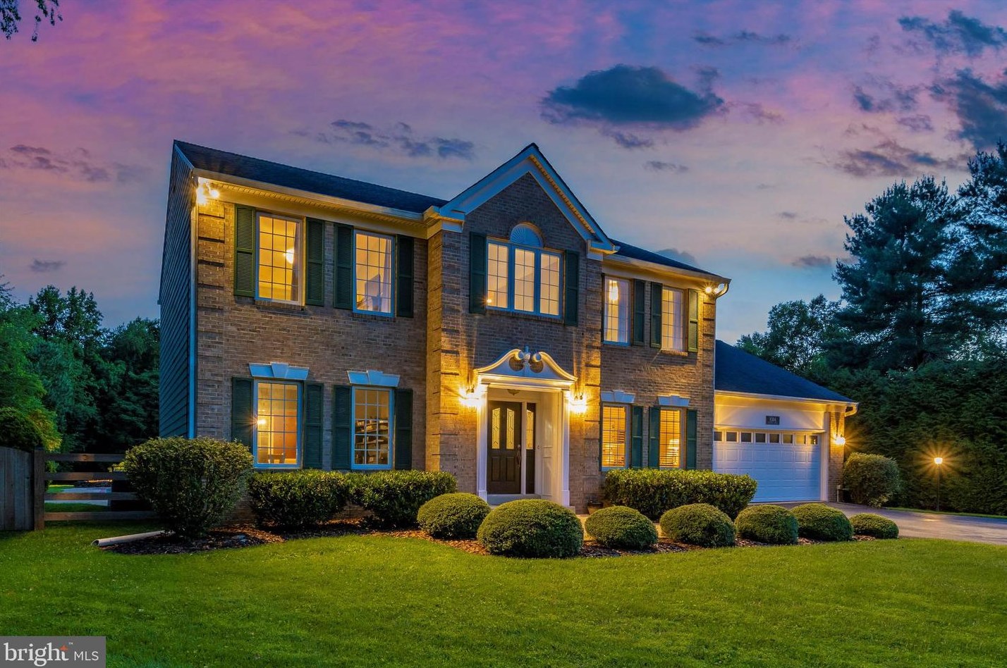8304 Highcrest Dr, Gaithersburg, MD 20882-3614