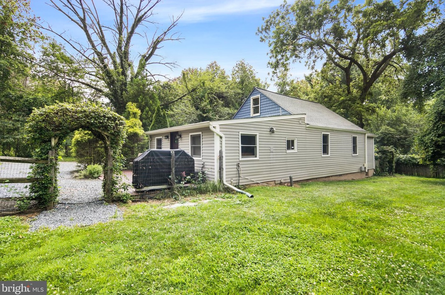 18301 Brooke Rd, Sandy Spring, MD 20860