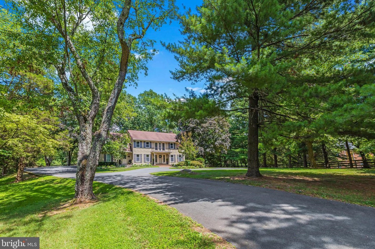 15109 Water Oak Dr, Gaithersburg, MD 20878-3576