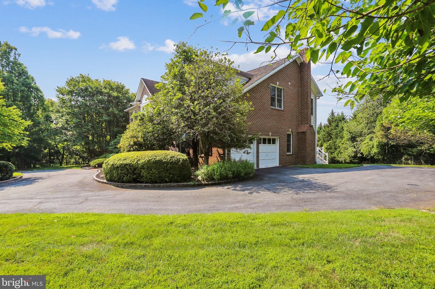 14406 Turkey Foot Rd, Gaithersburg MD 20878-3943 exterior