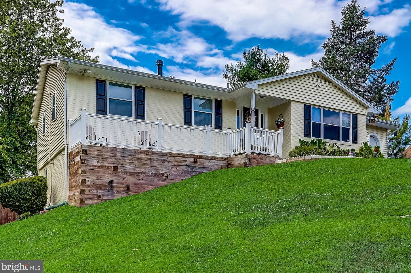 25520 Jonnie Ct, Gaithersburg, MD 20882-3422