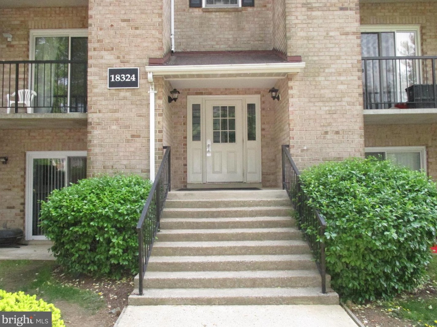 18324 Streamside Dr Apt 202, Gaithersburg, MD 20879