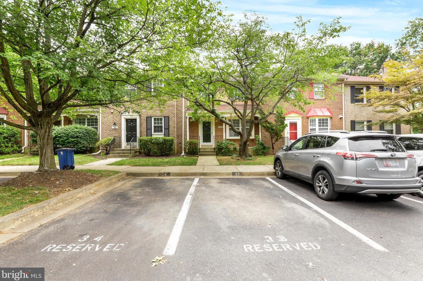 15621 Ambiance Dr, Gaithersburg MD  20878-2351 exterior