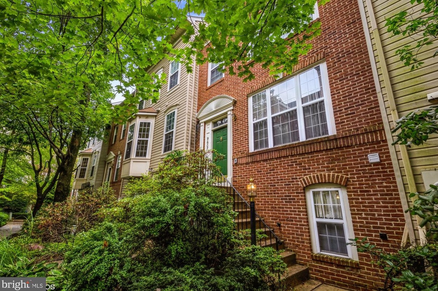 9607 Athens Pl, Gaithersburg MD  20878-5381 exterior
