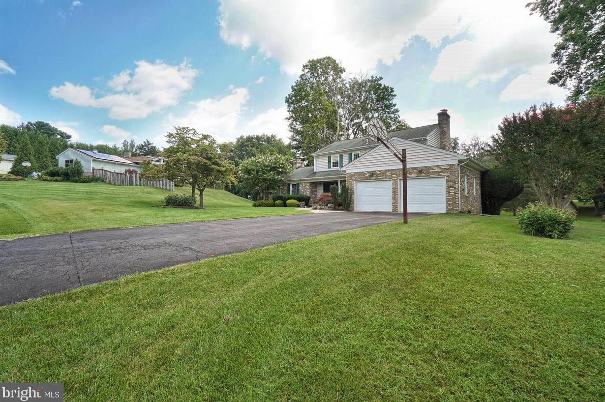 17619 Parkridge Dr, Gaithersburg, MD 20878-1115