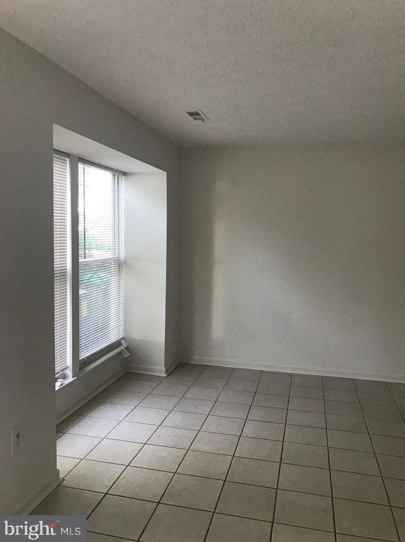403 Palmspring Dr, Gaithersburg, MD 20878