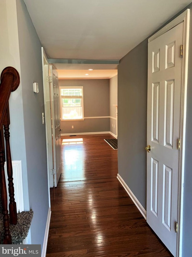 89 Longmeadow Dr, Gaithersburg, MD 20878