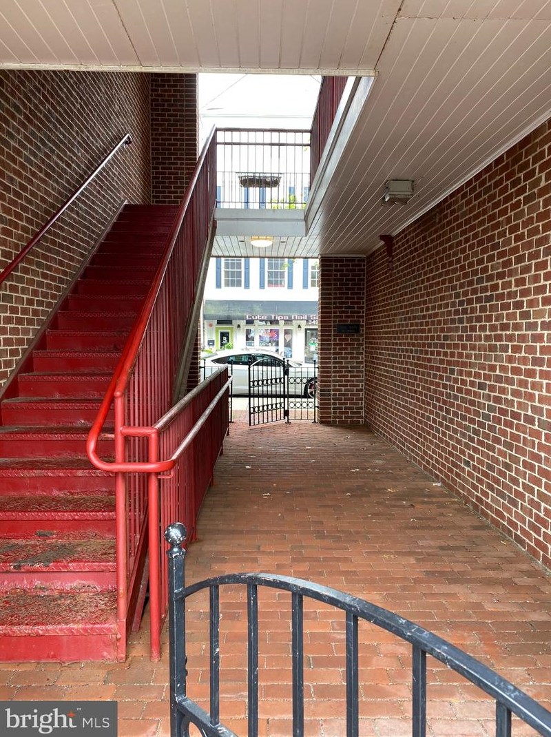 348 Main St Apt 303, Gaithersburg, MD 20878