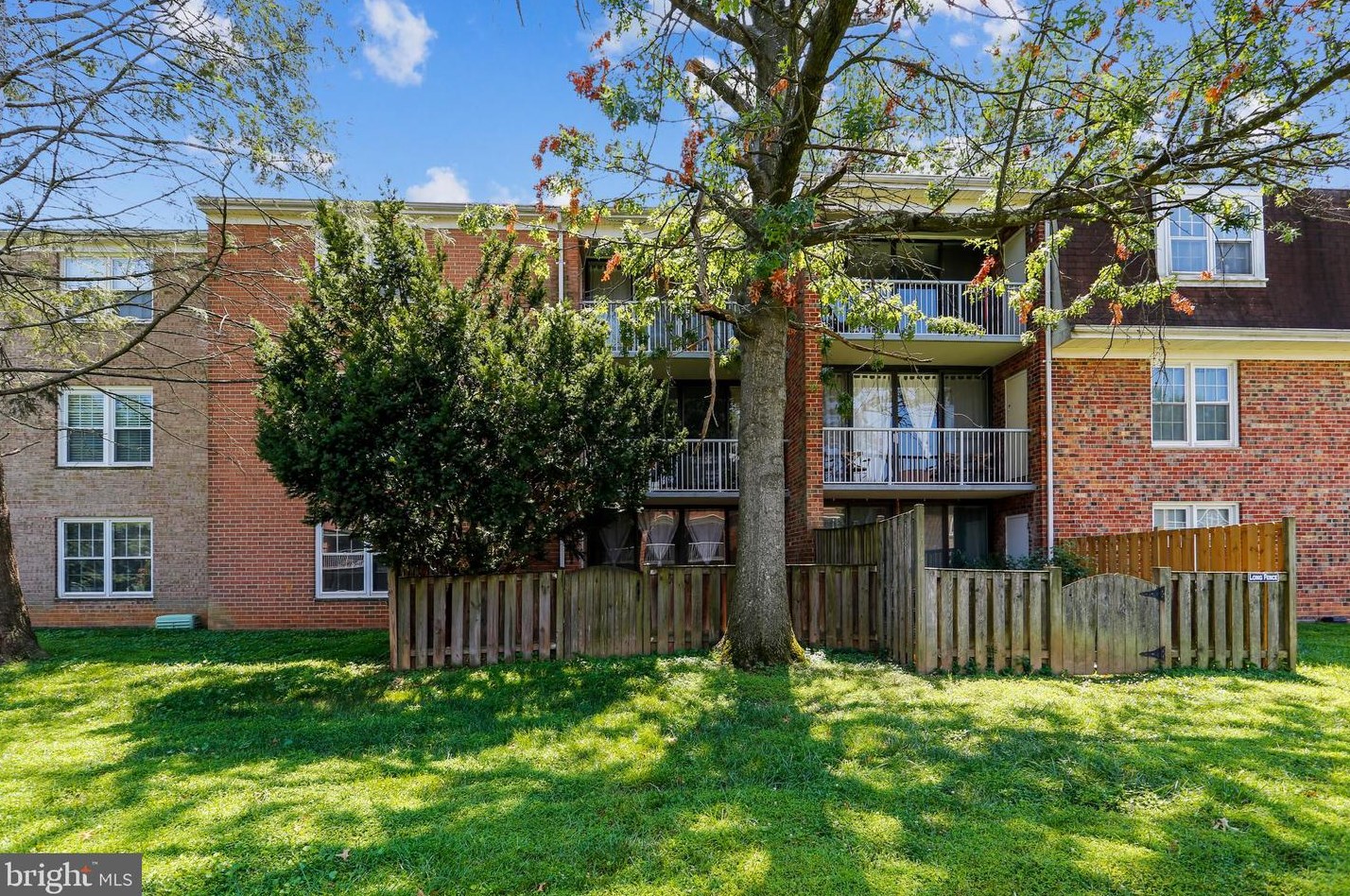 716 Quince Orchard Blvd, Gaithersburg MD  20878-1546 exterior