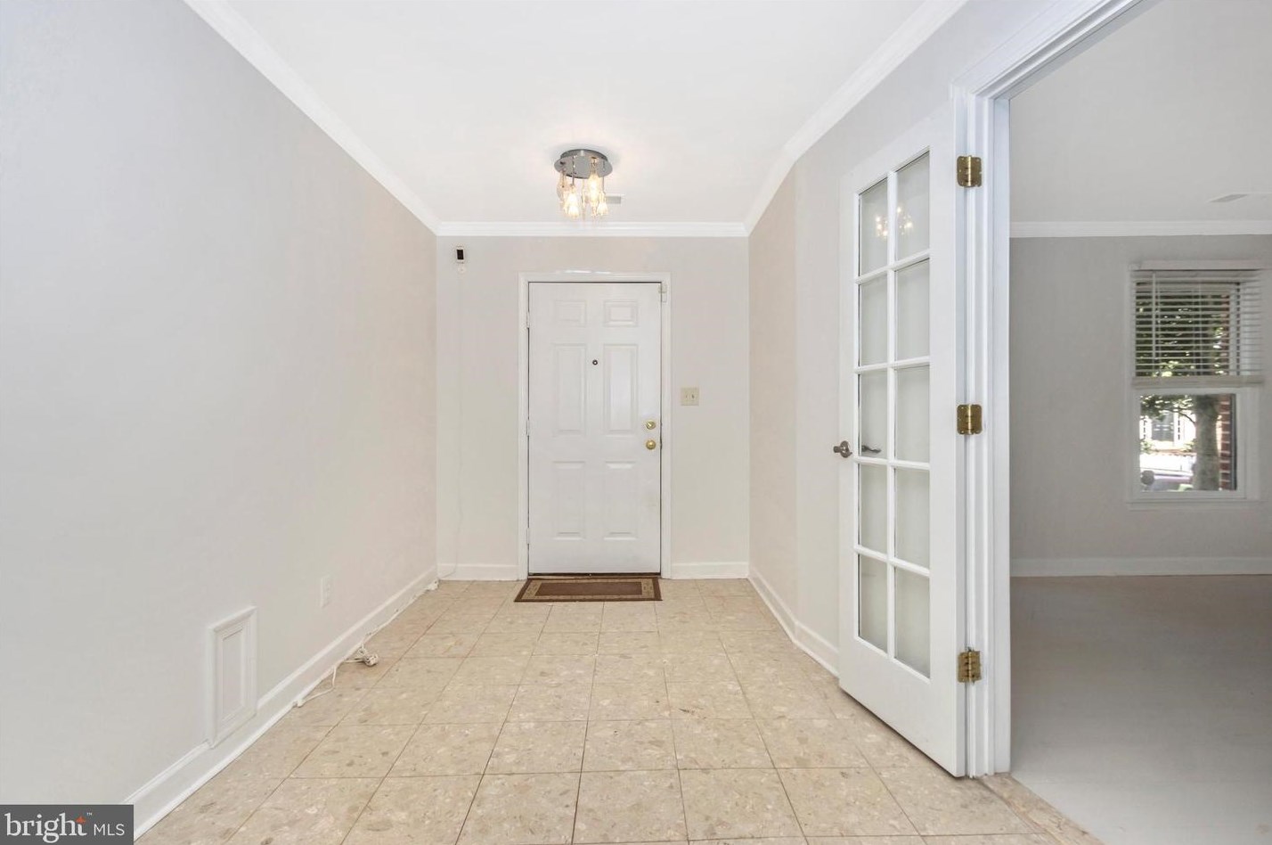 711 Chestertown St, Gaithersburg, MD 20878-5755