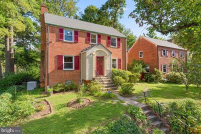 1604 Highland Drive - Photo 1