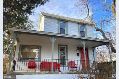 18 Grant Avenue - Photo 1