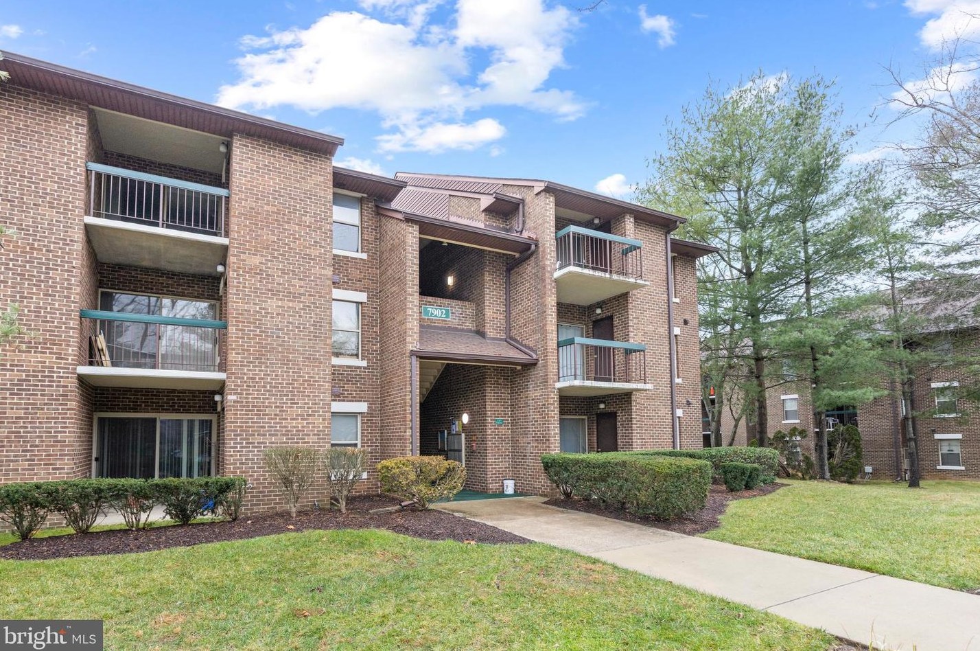 7902 Coriander Dr, Gaithersburg MD  20879-5307 exterior