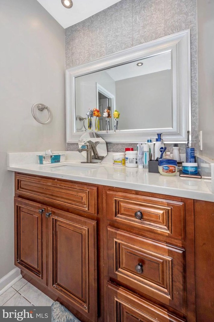 9846 Dairyton Ct, Gaithersburg MD 20886-1102 exterior