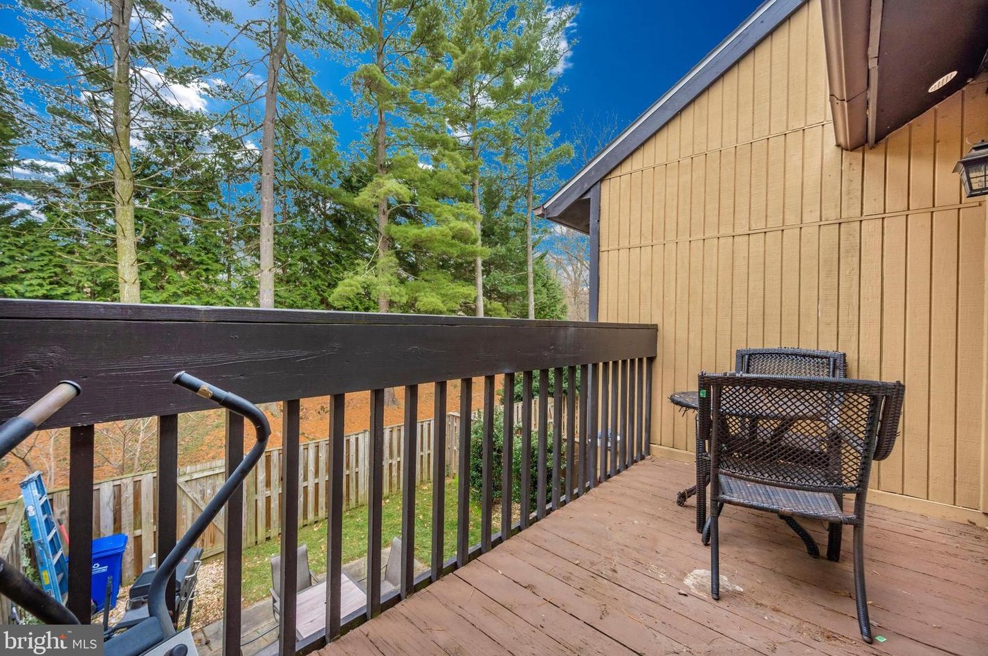 9846 Dairyton Ct, Gaithersburg MD 20886-1102 exterior