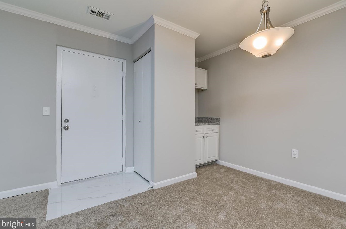 18304 Streamside Dr, Gaithersburg, MD 20879-5215