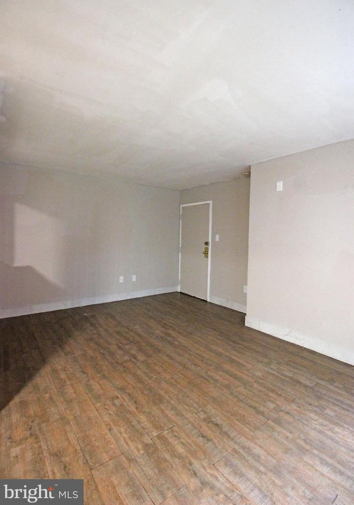 17 Water St #30, Gaithersburg, MD 20877