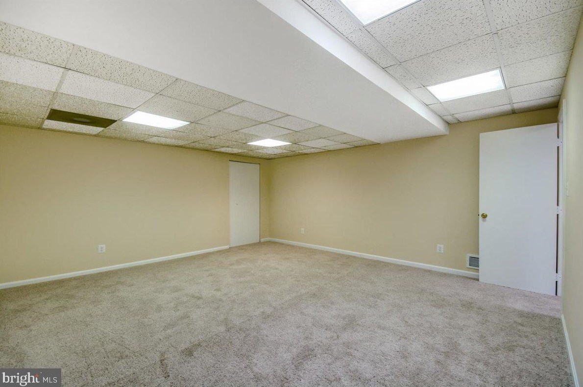 9842 Dairyton Ct, Gaithersburg MD 20886-1102 exterior