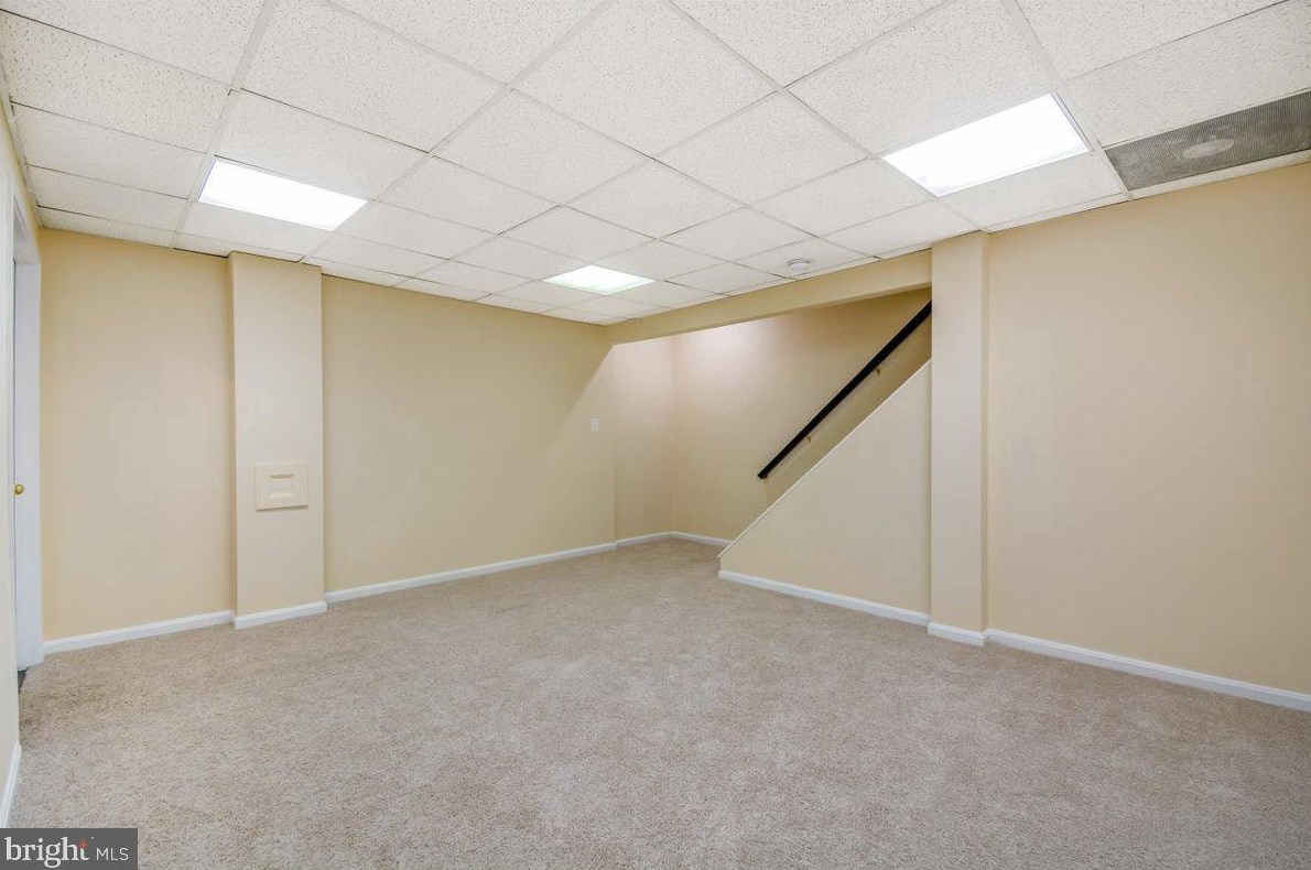 9842 Dairyton Ct, Gaithersburg MD 20886-1102 exterior