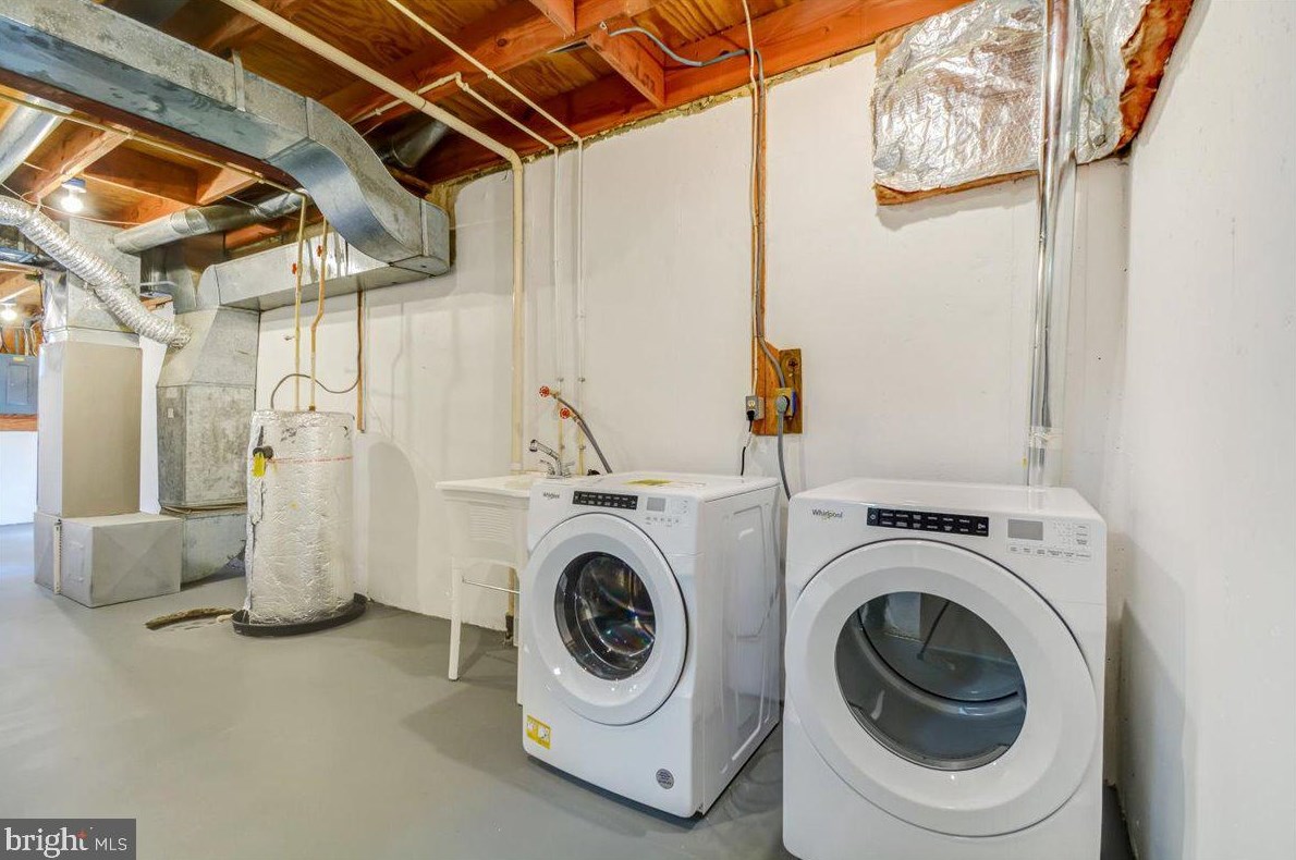 9842 Dairyton Ct, Gaithersburg MD 20886-1102 exterior