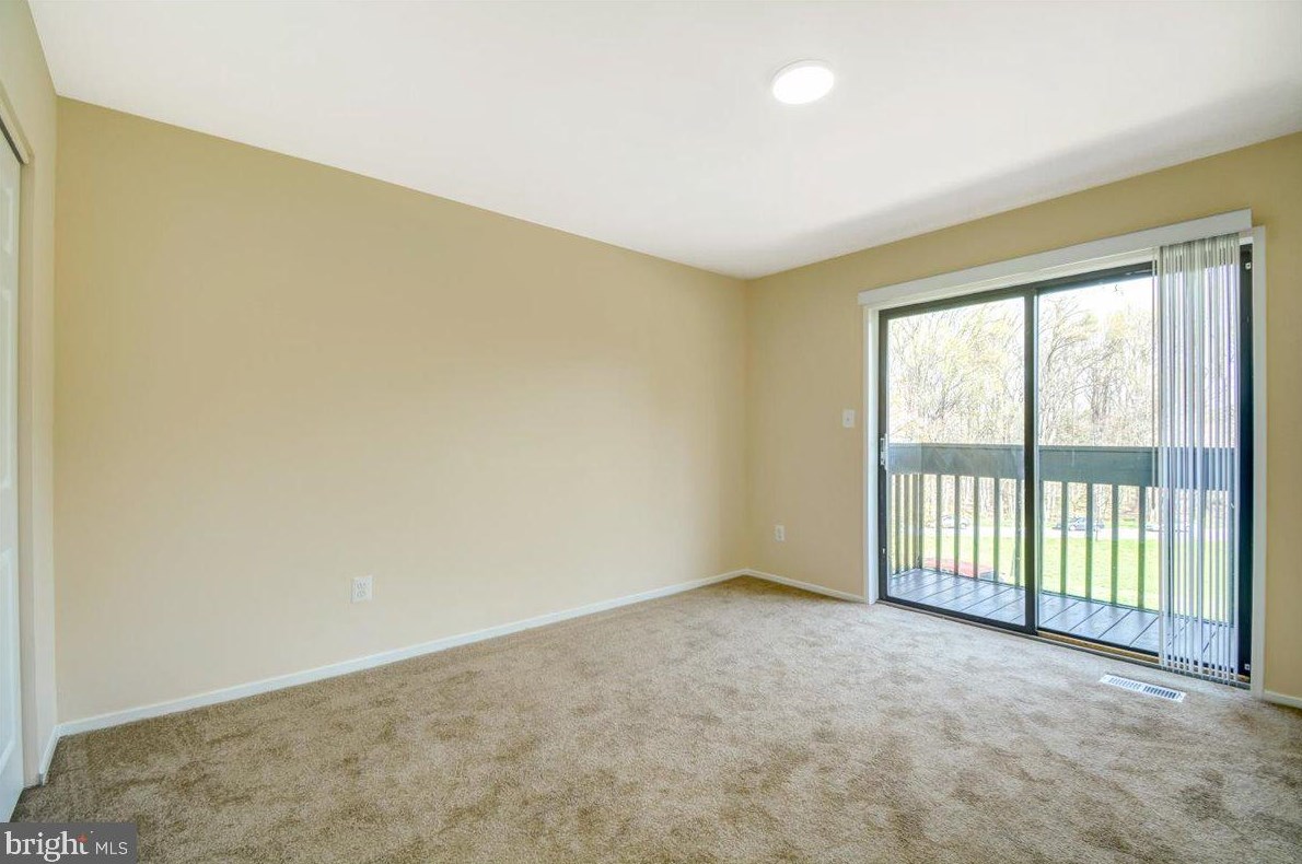 9842 Dairyton Ct, Gaithersburg MD 20886-1102 exterior