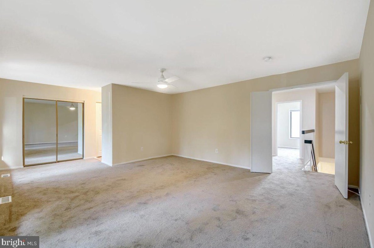 9842 Dairyton Ct, Gaithersburg MD 20886-1102 exterior