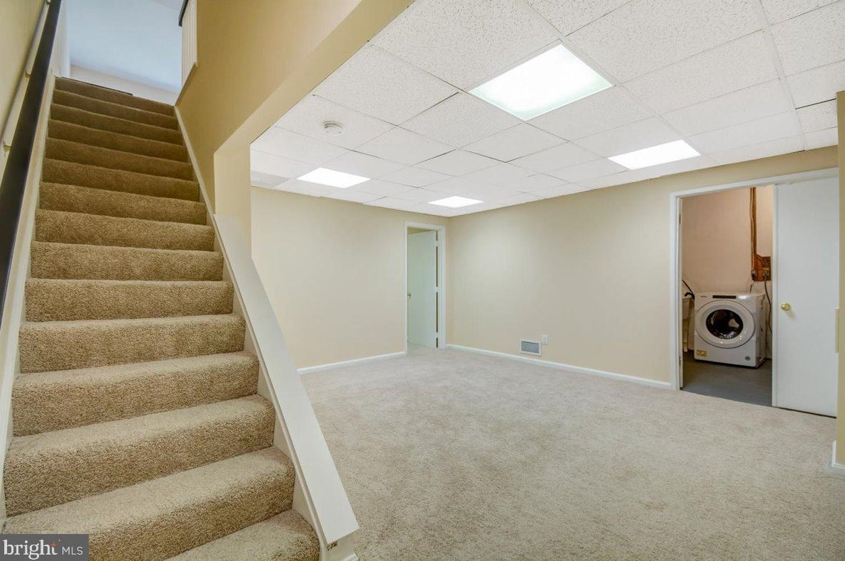 9842 Dairyton Ct, Gaithersburg MD 20886-1102 exterior