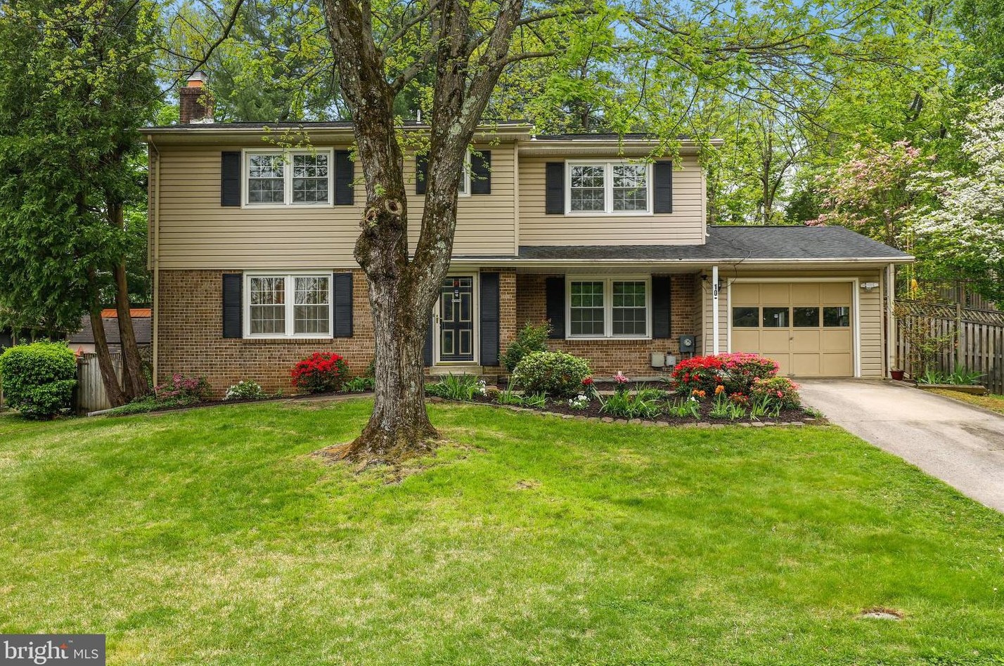 10 Keystone Dr, Gaithersburg, MD 20878-1879
