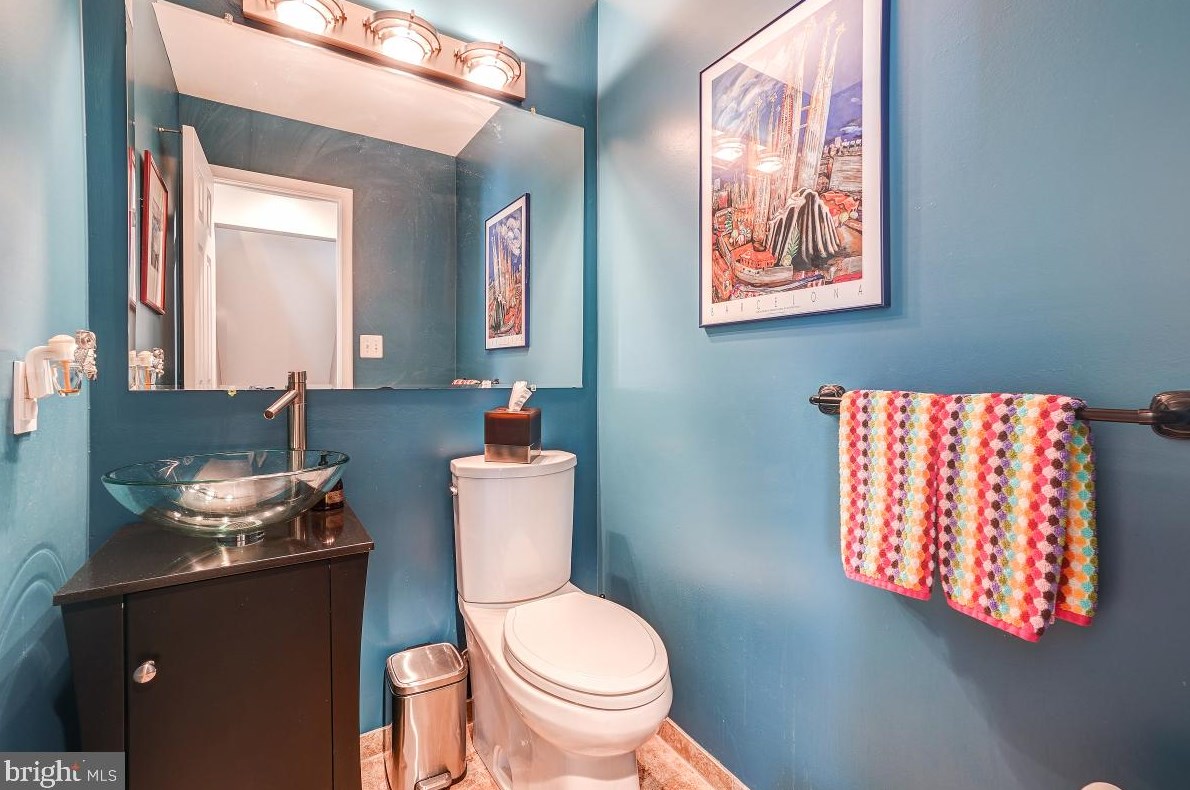 8303 Marketree Cir, Gaithersburg MD 20886-4919 exterior