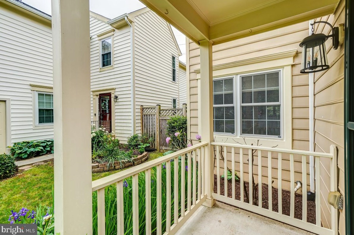 8303 Marketree Cir, Gaithersburg, MD 20886-4919