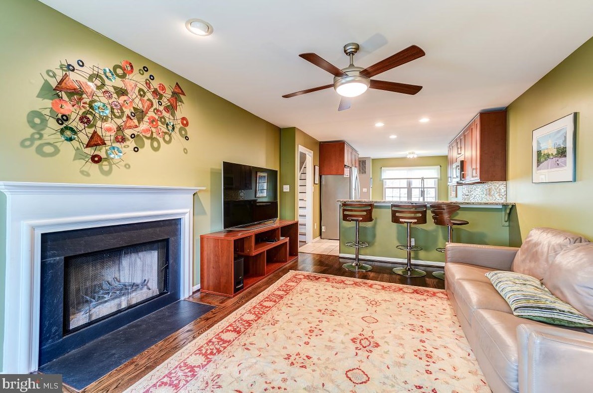 8303 Marketree Cir, Gaithersburg MD 20886-4919 exterior