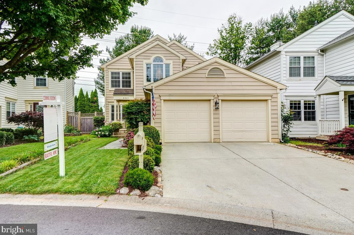 8303 Marketree Cir, Gaithersburg MD 20886-4919 exterior