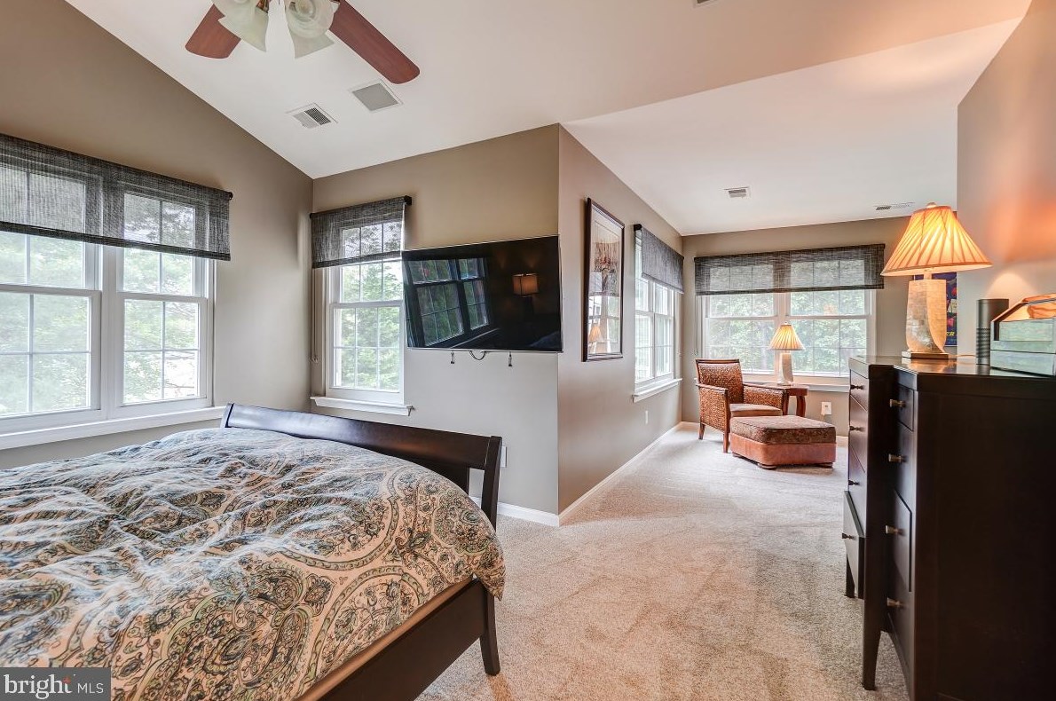 8303 Marketree Cir, Gaithersburg MD 20886-4919 exterior