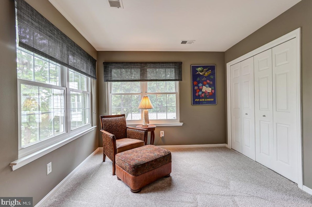 8303 Marketree Cir, Gaithersburg MD 20886-4919 exterior