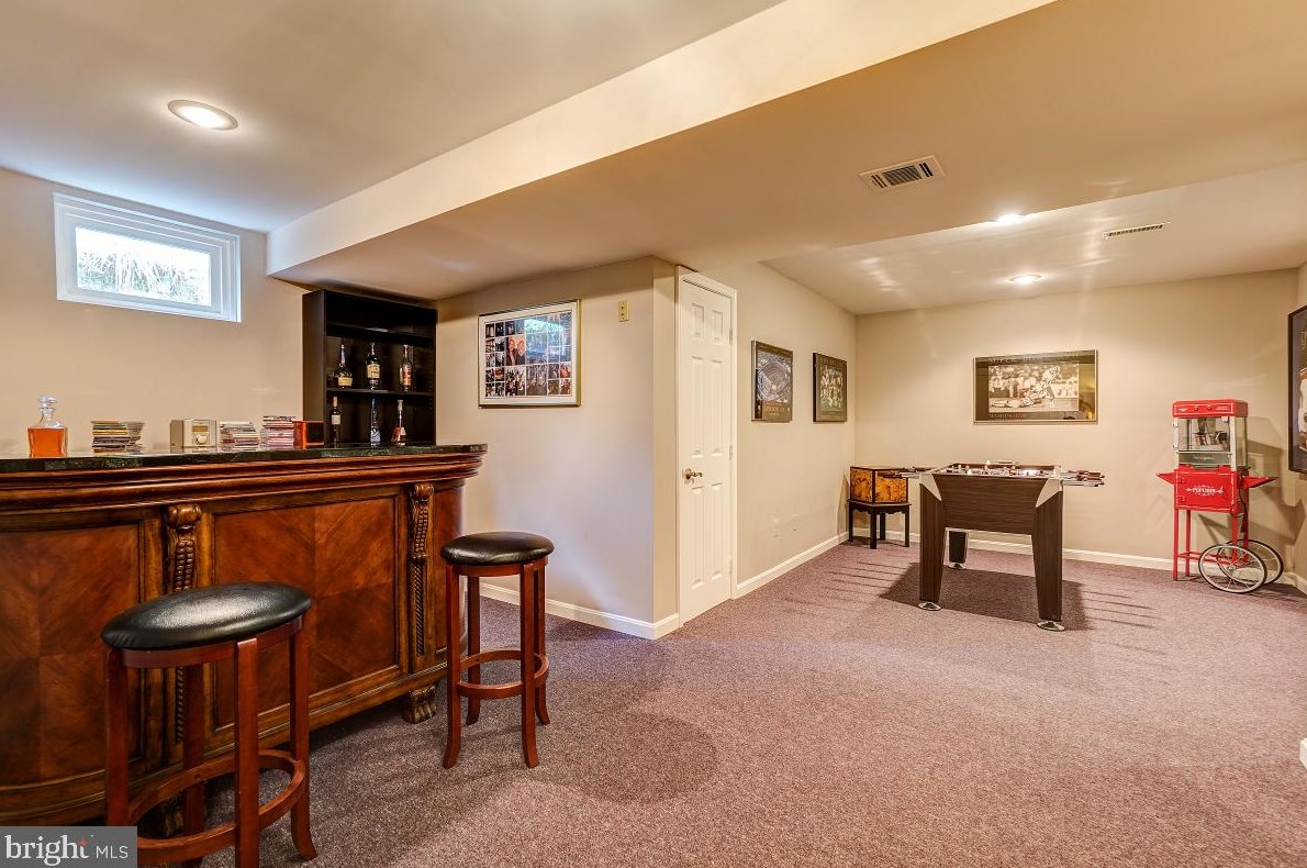 8303 Marketree Cir, Gaithersburg MD 20886-4919 exterior