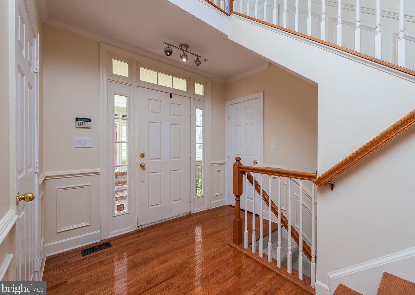 325 Alfandre St, Gaithersburg, MD 20878-5792