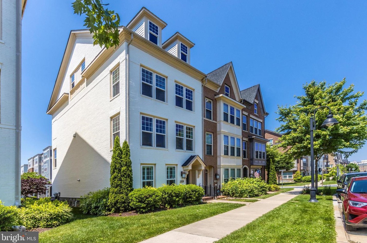 709 Hendrix Ave, Gaithersburg, MD 20878-4516