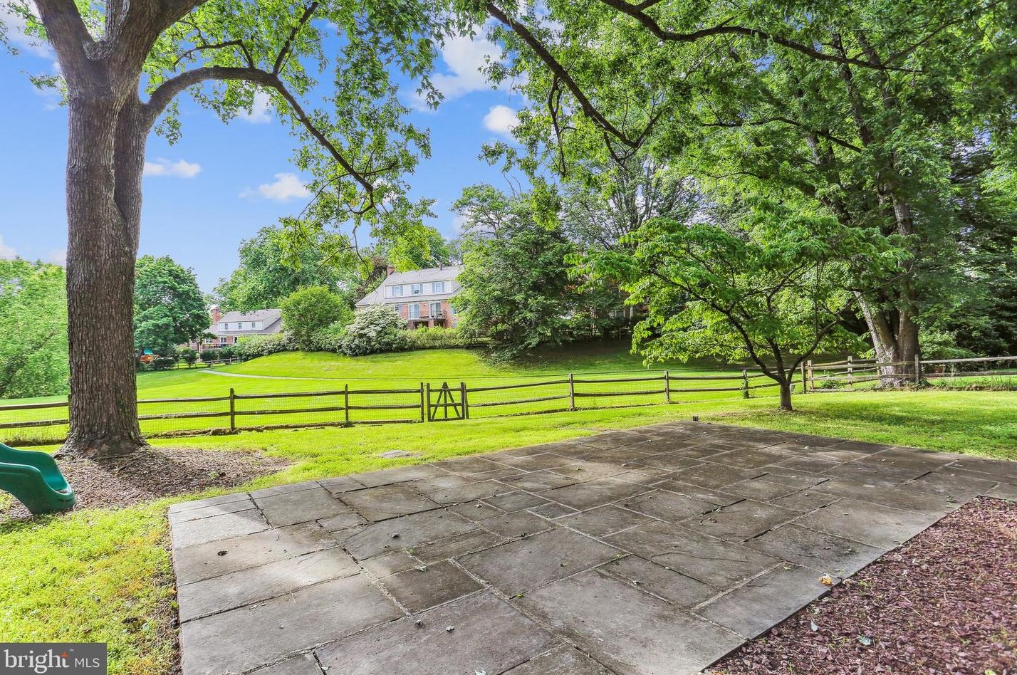 9764 Whetstone Dr, Gaithersburg MD 20886-3120 exterior