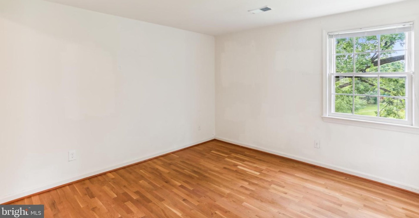 9764 Whetstone Dr, Gaithersburg MD 20886-3120 exterior