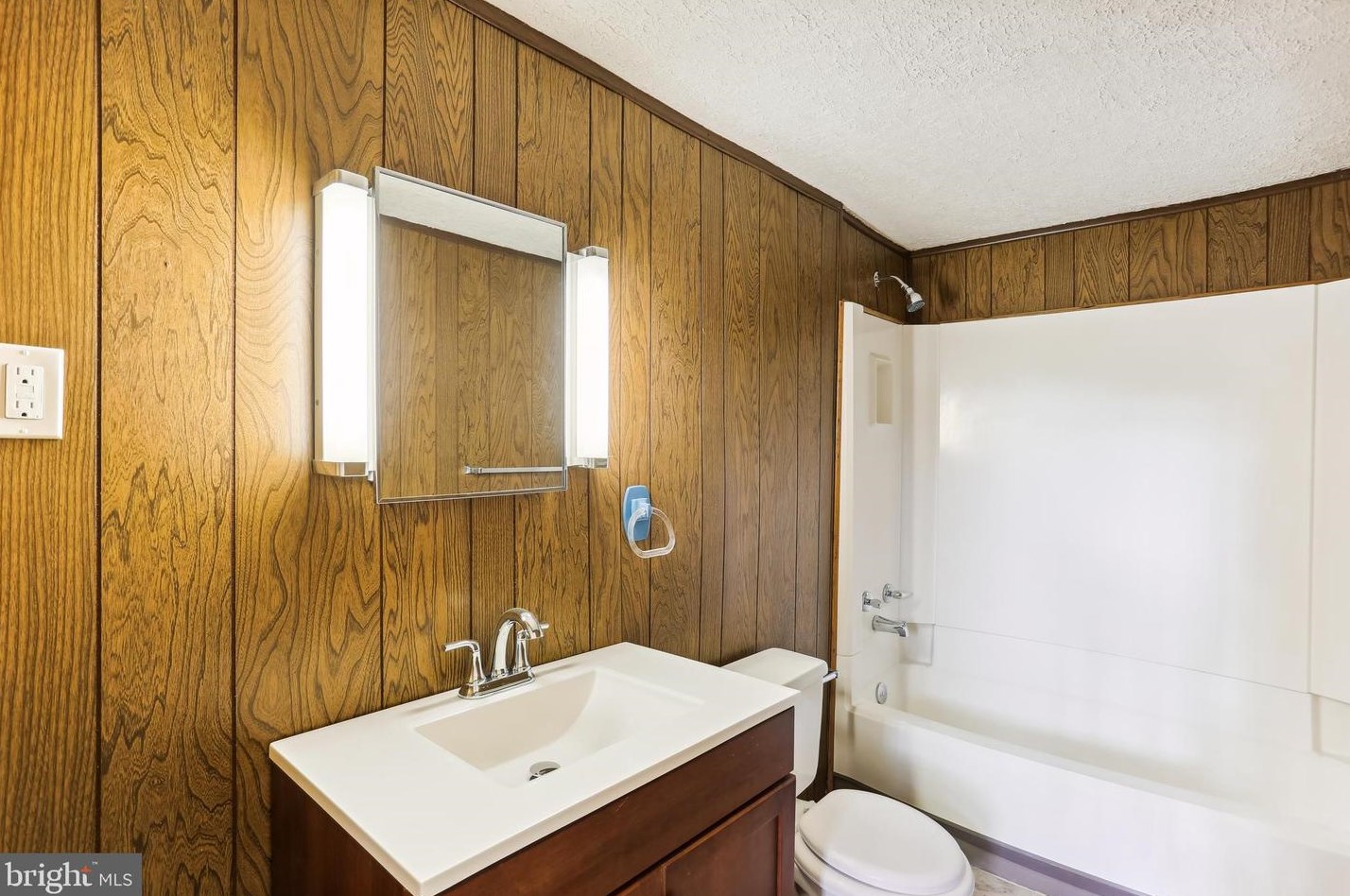 9764 Whetstone Dr, Gaithersburg MD 20886-3120 exterior